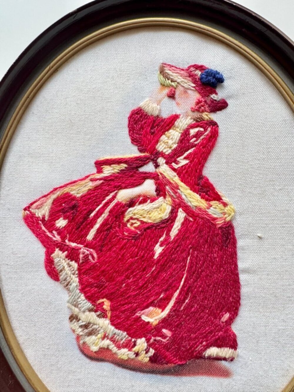 Vintage Crewel Embroidered Royal Doulton Lady in Red Framed Wall Art Artwork - Picture 3 of 14